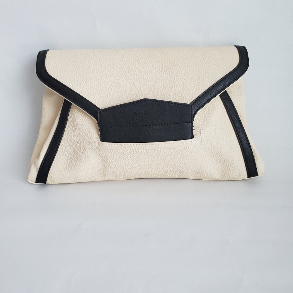 Versona Envelope Clutch